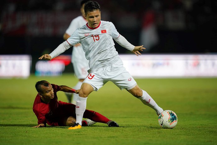 Quang Hải cạnh tranh danh hiệu xuất sắc nhất Đông Nam Á với Messi Thái - Ảnh 2.