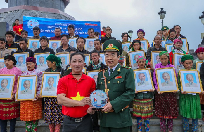 Chương trình Một triệu lá cờ Tổ quốc cùng ngư dân bám biển: Khát vọng bảo vệ chủ quyền - Ảnh 1.