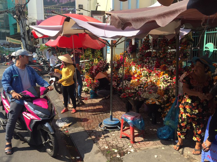 Giá hoa hồng tăng chóng mặt - Ảnh 3.