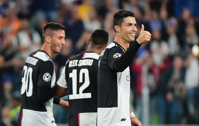 Ronaldo lập kỷ lục ghi bàn, xóa hiềm thù với Higuain - Ảnh 3.