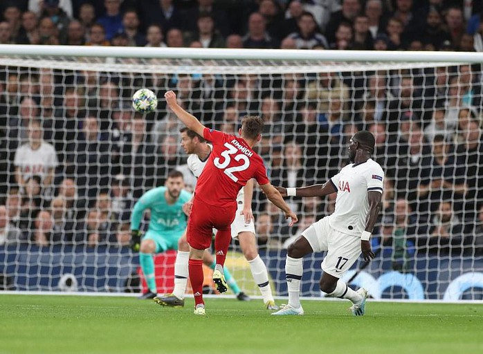 Bayern Munich thắng hủy diệt 7-2, Tottenham sắp mất ngôi á quân - Ảnh 2.