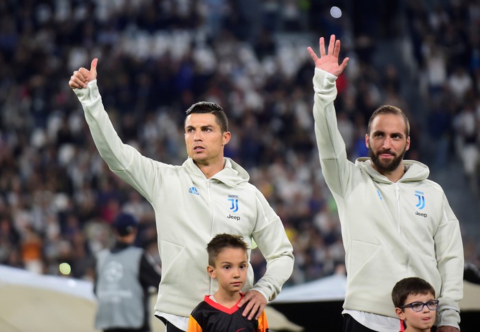 Ronaldo lập kỷ lục ghi bàn, xóa hiềm thù với Higuain - Ảnh 5.