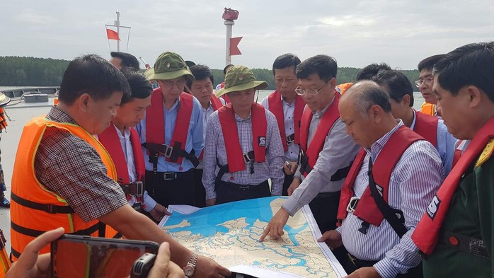 Vụ chìm tàu trên sông Lòng Tàu: Không để dầu tràn gây thảm họa - Ảnh 1.