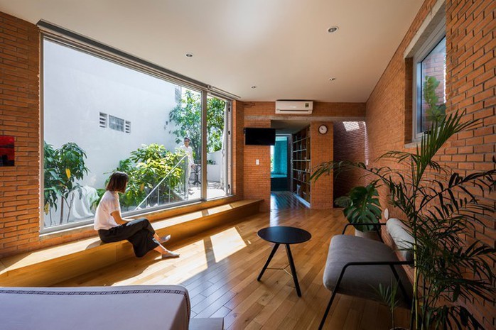 Nhà gạch nung rợp bóng cây xanh lọt đề cử kiến trúc đẹp nhất thế giới - Ảnh 3. Nhà gạch nung rợp bóng cây xanh lọt đề cử kiến trúc đẹp nhất thế giới - Ảnh 3.