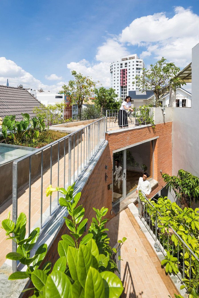 Nhà gạch nung rợp bóng cây xanh lọt đề cử kiến trúc đẹp nhất thế giới - Ảnh 6. Nhà gạch nung rợp bóng cây xanh lọt đề cử kiến trúc đẹp nhất thế giới - Ảnh 6.