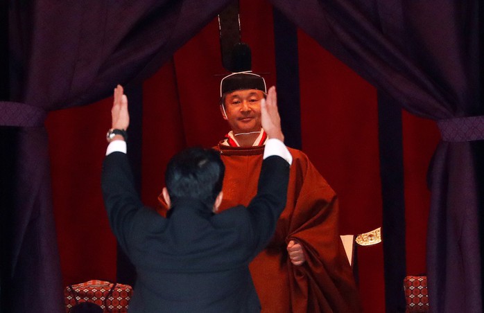 Nhật hoàng Naruhito chính thức lên ngôi - Ảnh 10.