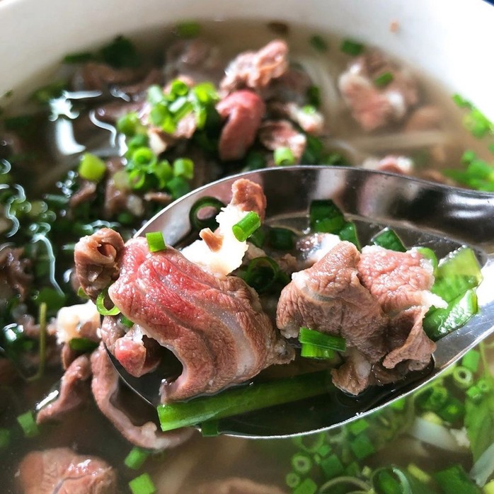 Đi tìm 5 quán phở đông khách bậc nhất ở Hà Nội - Ảnh 4.