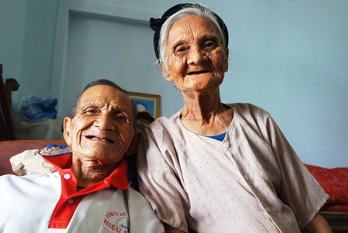 Vợ chồng hai cụ 90 tuổi viết đơn xin rút khỏi hộ nghèo - Ảnh 1.