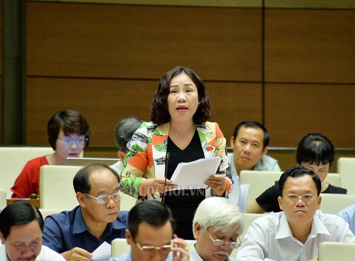 Đại biểu QH Nguyễn Thị Quyết Tâm rơi nước mắt trên nghị trường khi nói về công nhân - Ảnh 4.