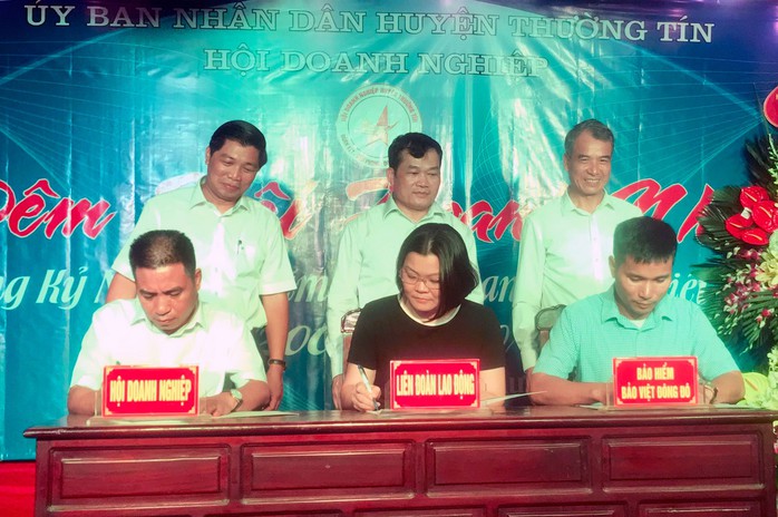 Hà Nội: Vận động doanh nghiệp mua bảo hiểm cho NLĐ - Ảnh 1. Hà Nội: Vận động doanh nghiệp mua bảo hiểm cho NLĐ - Ảnh 1.