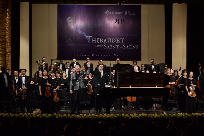 Danh cầm Jean-Yves Thibaudet thăng hoa cùng Dàn nhạc Giao hưởng Mặt Trời - Ảnh 2. Danh cầm Jean-Yves Thibaudet thăng hoa cùng Dàn nhạc Giao hưởng Mặt Trời - Ảnh 2.