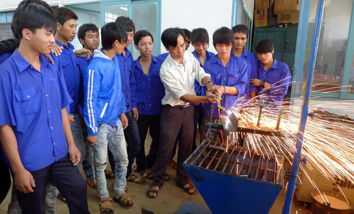 Hình thức hợp tác của doanh nghiệp với giáo dục nghề nghiệp còn hạn chế - Ảnh 1.