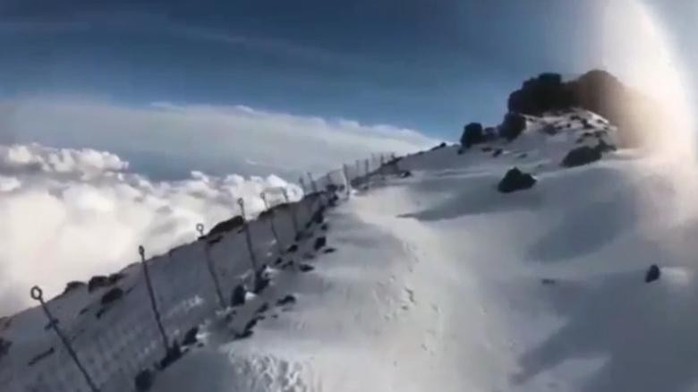 Vừa leo núi Phú Sĩ vừa livestream, người đàn ông chết thảm - Ảnh 3.