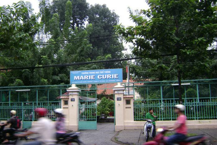 TP HCM: Mâu thuẫn trên mạng xã hội, học sinh Trường Marie Curie hẹn gặp rồi chém nhau - Ảnh 1.