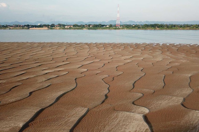 “Tiếng than khóc” dọc sông Mekong  - Ảnh 1.