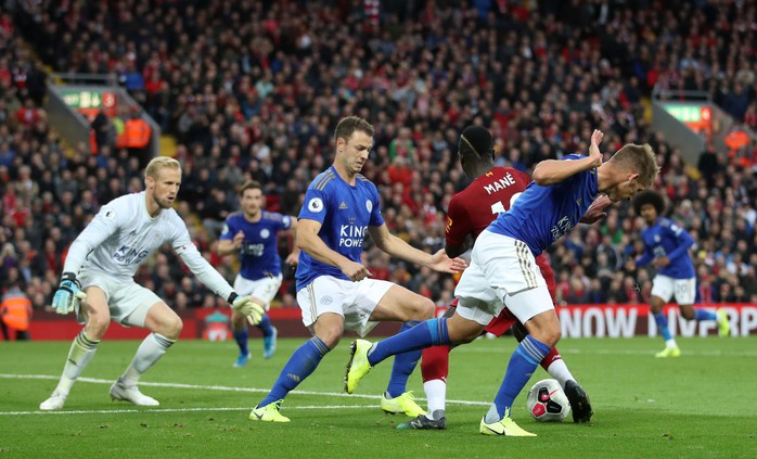 Penalty nghiệt ngã phút 94, Liverpool hút chết ở Anfield - Ảnh 6.