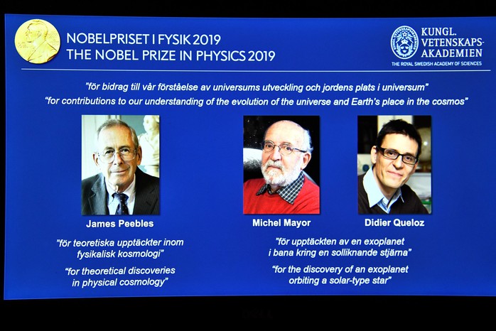 Nobel Vật lý 2019 và sự tiến hóa của vũ trụ - Ảnh 1.