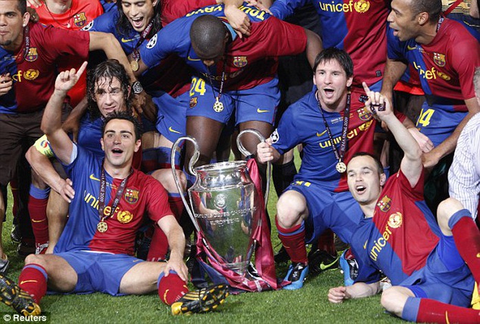 300 cầu thủ Barcelona nhận lương trọn đời nhờ siêu phẩm của Messi  - Ảnh 7.