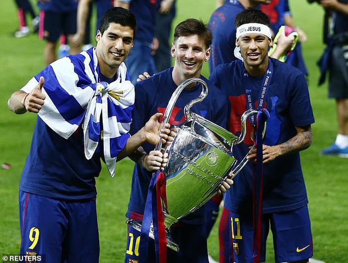 300 cầu thủ Barcelona nhận lương trọn đời nhờ siêu phẩm của Messi  - Ảnh 8.