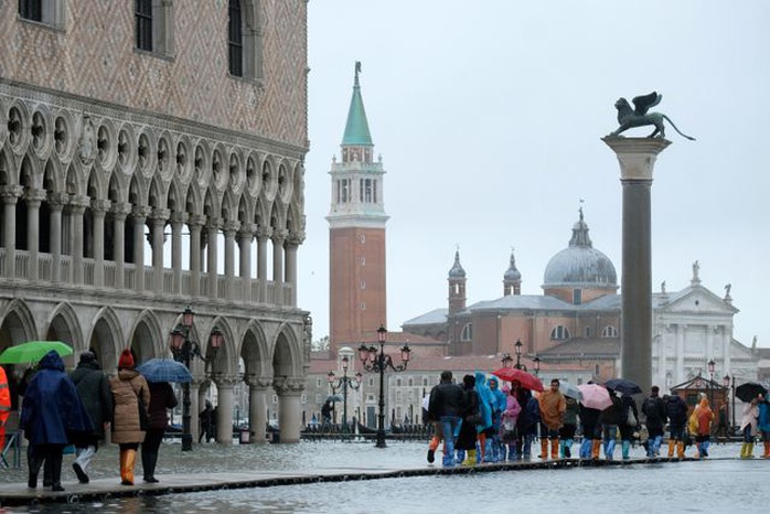 Cận cảnh dân Venice lóp ngóp trong dấu ấn vĩnh viễn - Ảnh 11.