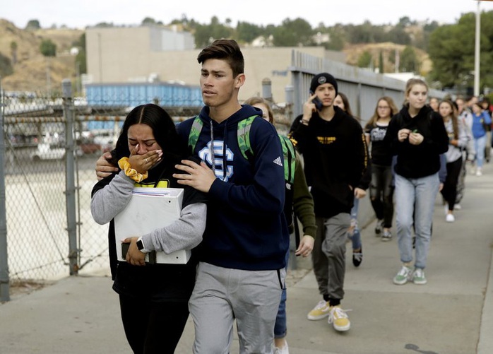 Mỹ: Học sinh gốc Á xả súng ở California, dùng viên đạn cuối tự sát - Ảnh 1.
