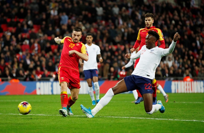 Mưa kỷ lục ở Wembley, tuyển Anh đoạt vé dự Euro 2020 - Ảnh 6.
