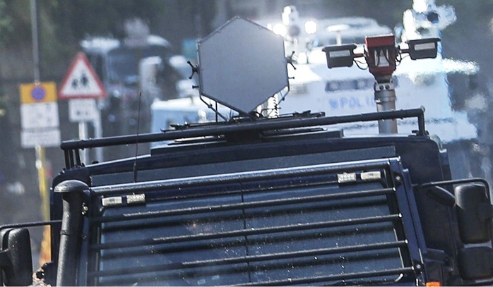 Hồng Kông: Bạo lực leo thang, cảnh sát bắn đạn thật - Ảnh 2.