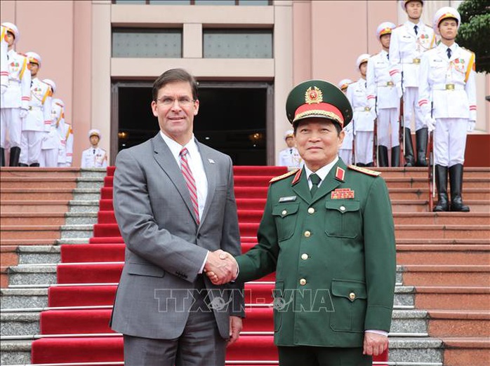 Bộ trưởng Bộ Quốc phòng Mỹ Mark Esper thăm Việt Nam - Ảnh 1.