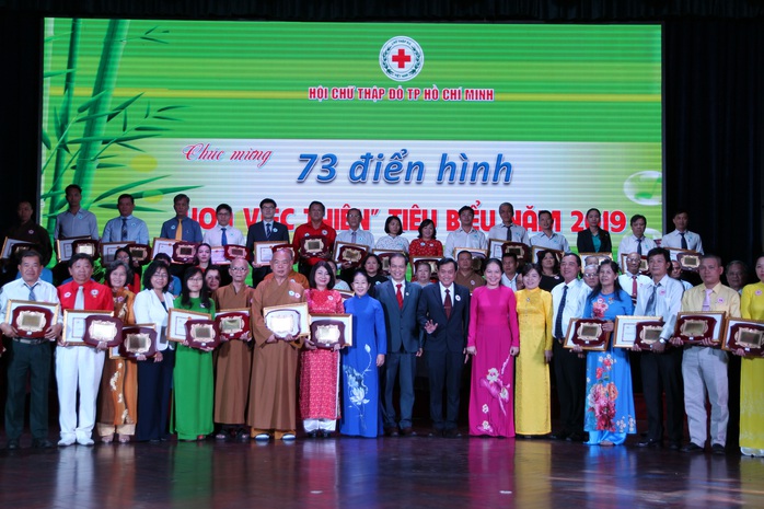 73 Hoa việc thiện ở TP HCM được vinh danh - Ảnh 1.
