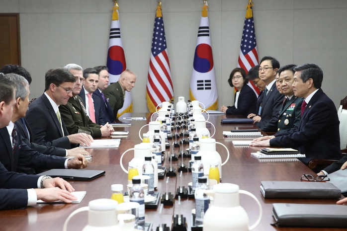 Tổng thống Donald Trump muốn gây sức ép lên Hàn Quốc? - Ảnh 1.
