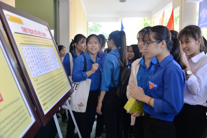 Triển lãm và trưng bày tư liệu Hoàng Sa, Trường Sa - Ảnh 1.