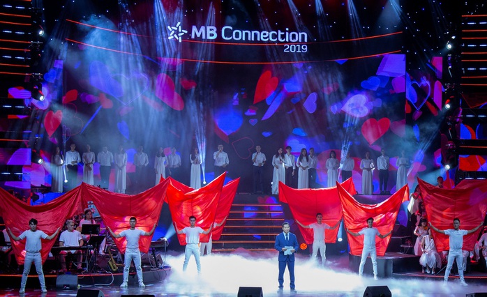 Đêm nhạc tri ân khách hàng của MB: “Khi ta 25 - Live Concert” - chạm đến trái tim khán giả - Ảnh 1. Đêm nhạc tri ân khách hàng của MB: “Khi ta 25 - Live Concert” - chạm đến trái tim khán giả - Ảnh 1.