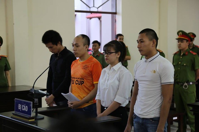 Xét xử 4 nhân viên Alibaba gây rối: Nguyễn Huỳnh Tú Trinh lãnh 4 năm 6 tháng tù - Ảnh 1.