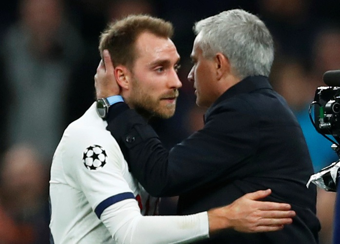 Tottenham bùng nổ với Mourinho, vượt vòng bảng Champions League  - Ảnh 10.