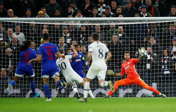 Tottenham bùng nổ với Mourinho, vượt vòng bảng Champions League  - Ảnh 7.