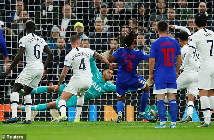 Tottenham bùng nổ với Mourinho, vượt vòng bảng Champions League  - Ảnh 4.