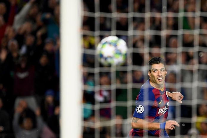 Messi thăng hoa trận 700, Barcelona vượt vòng bảng Champions League - Ảnh 4.