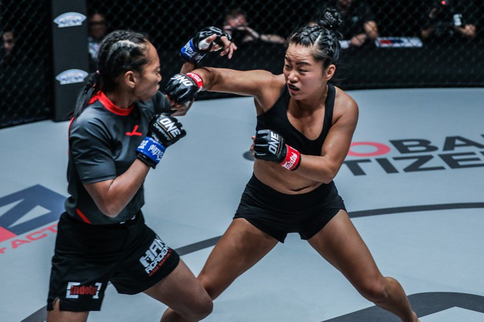 Nữ võ sĩ Bi Nguyễn tái xuất ONE Championship, đối đầu nhà vô địch Thái Lan - Ảnh 1.