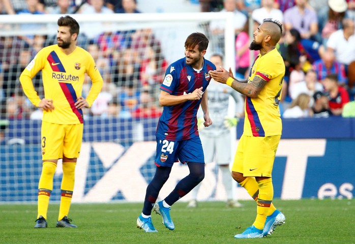 Levante tạo địa chấn, Barcelona may mắn không mất ngôi La Liga - Ảnh 4.