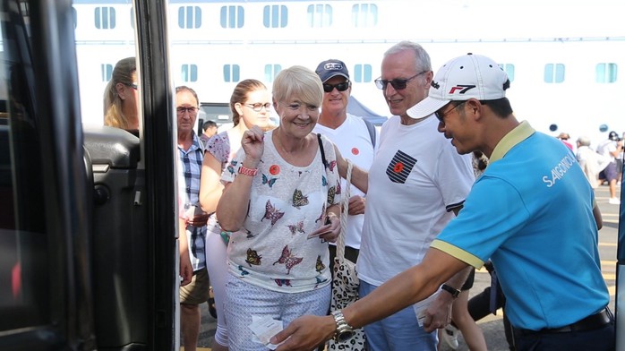Hướng dẫn viên Lữ hành Saigontourist thể hiện xuất sắc tại Hội thi Hướng dẫn viên TP HCM - Ảnh 8. Hướng dẫn viên Lữ hành Saigontourist thể hiện xuất sắc tại Hội thi Hướng dẫn viên TP HCM - Ảnh 8.