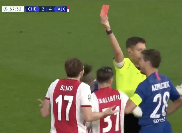 Cận cảnh 2 thẻ đỏ trong 55 giây của Ajax, Chelsea được trọng tài ưu ái? - Ảnh 4.