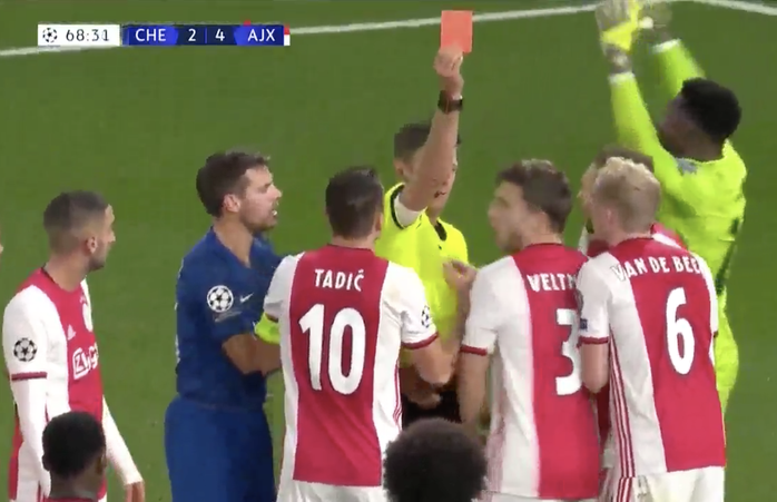 Cận cảnh 2 thẻ đỏ trong 55 giây của Ajax, Chelsea được trọng tài ưu ái? - Ảnh 6.