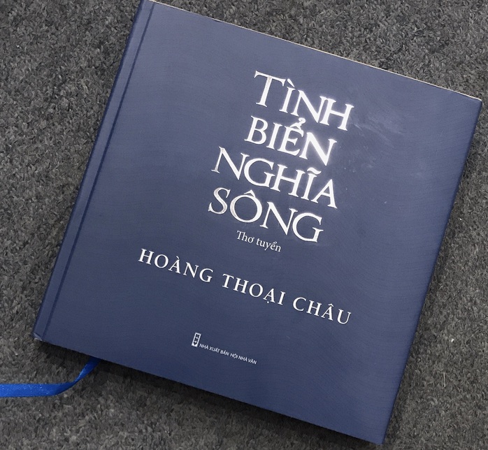 Tình biển nghĩa sông: Sự trở lại của một tập thơ thời loạn - Ảnh 1.