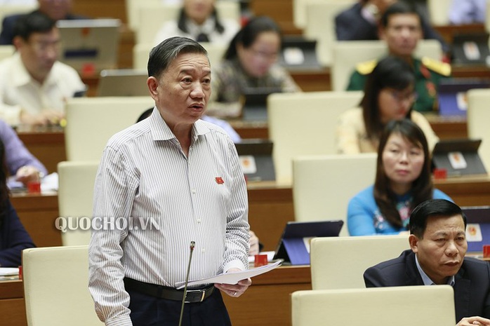 Bộ trưởng Tô Lâm và Bộ trưởng Nguyễn Mạnh Hùng trả lời về an ninh mạng, chống tội phạm mạng - Ảnh 2.