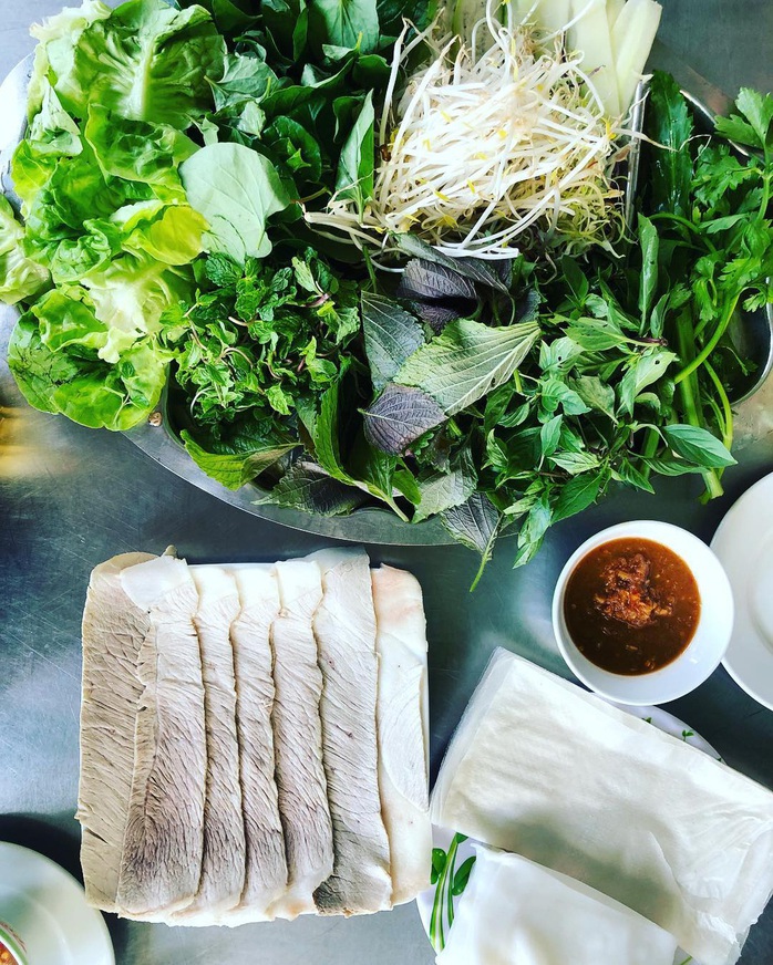 4 địa chỉ bánh tráng thịt heo ngon ở Đà Nẵng - Ảnh 12.
