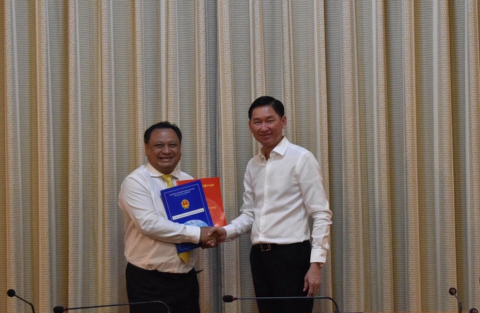 Ông Trần Phi Long chính thức làm Chủ tịch UBND quận 11- TP HCM - Ảnh 1.