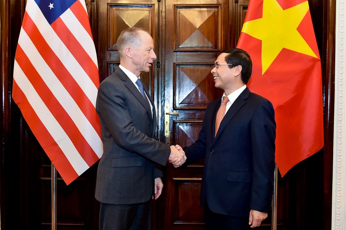 Trợ lý Ngoại trưởng Mỹ David Stilwell thăm Việt Nam - Ảnh 4.