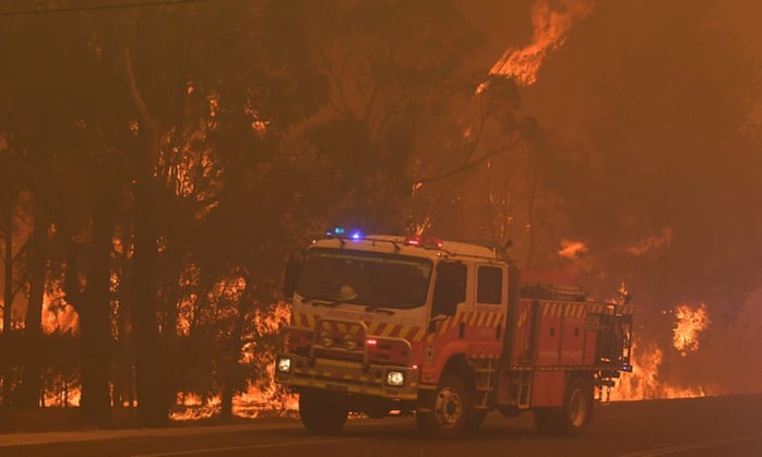 Cháy rừng bao vây Sydney, xe cứu hỏa tông trúng cây, 2 người hy sinh - Ảnh 5.