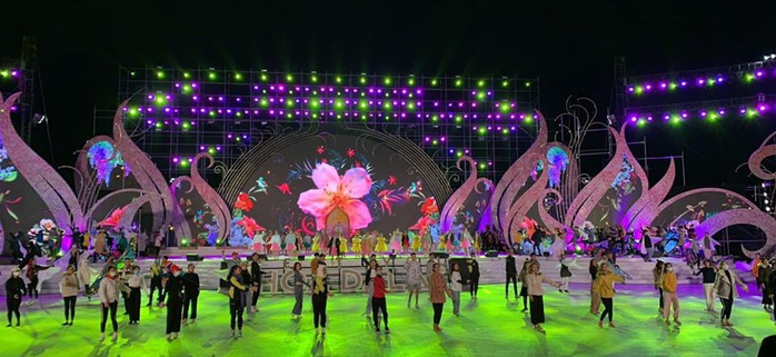 Mãn nhãn bữa tiệc hoa và ánh sáng ở lễ khai mạc Festival Hoa Đà Lạt - Ảnh 6.