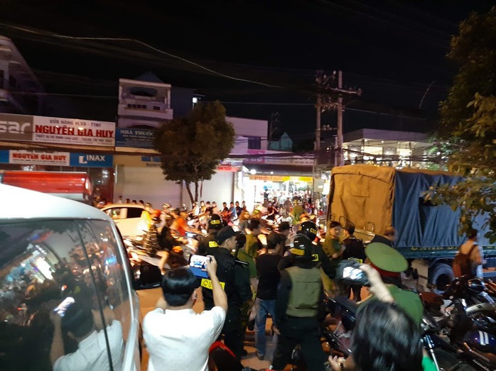 Vụ cảnh sát bao vây bệnh viện ở Biên Hòa: Bắt giữ 14 đối tượng tín dụng đen - Ảnh 13.